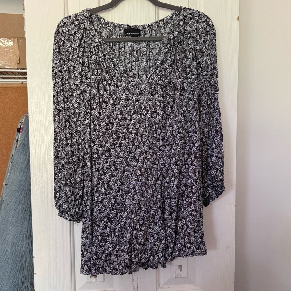 Jones New York Black and White Floral Blouse